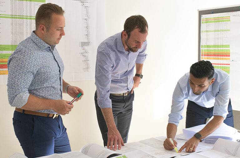 Die drei Geschäftsführer der GFK Ingenieure beim Projektmanagement